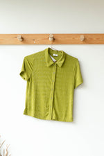mode, kiwi collared button down