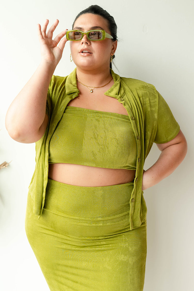mode, kiwi collared button down