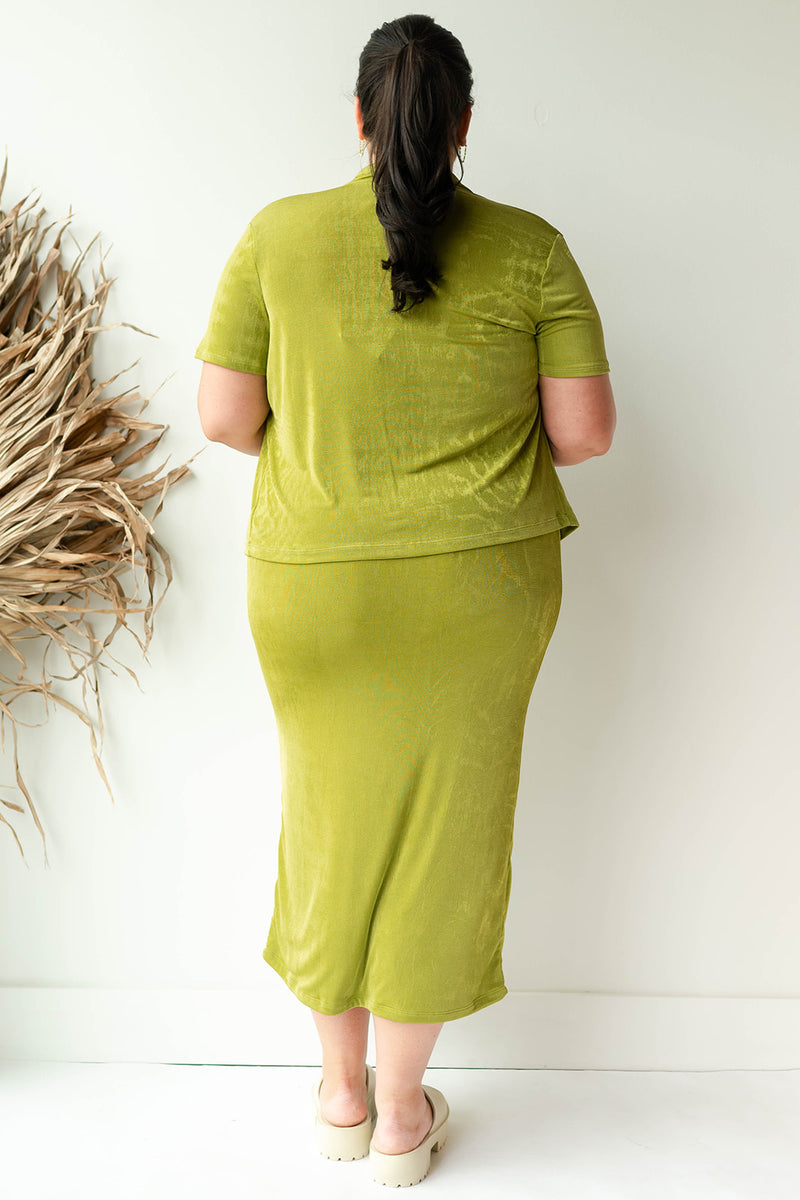 mode, kiwi collared button down