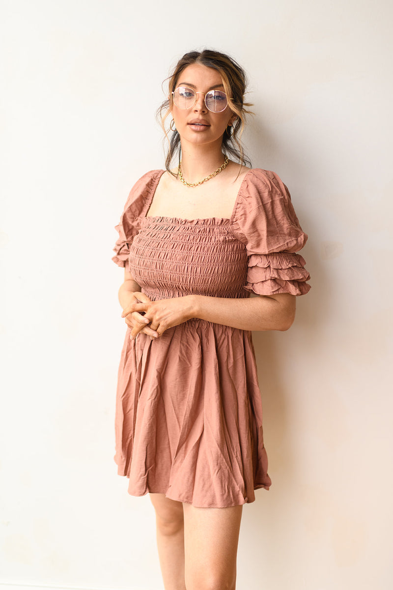 mode, square neck smocked dress