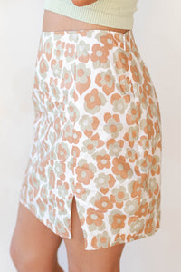 mode, the 70's called mini skirt