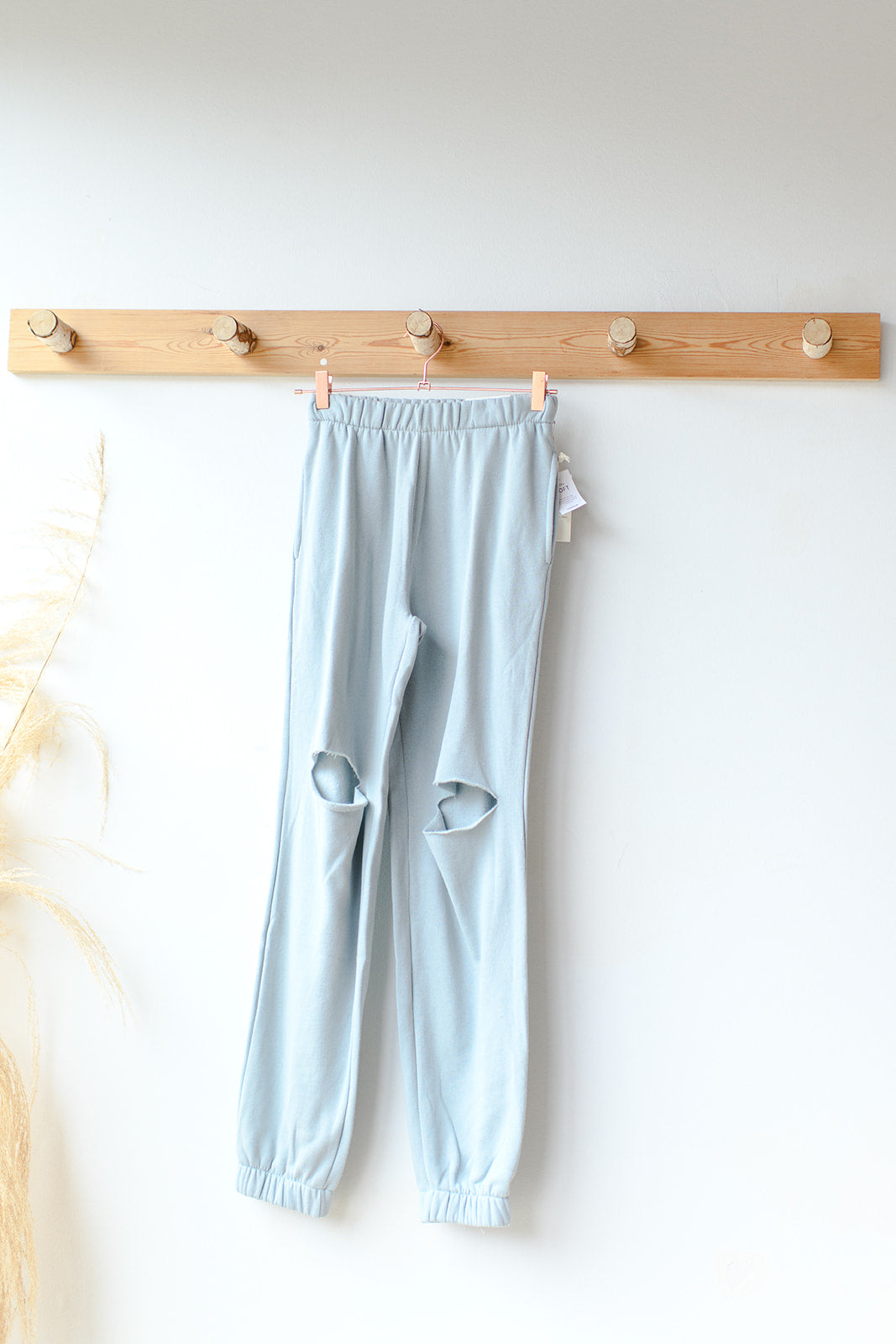mode, gigi knee cut out joggers