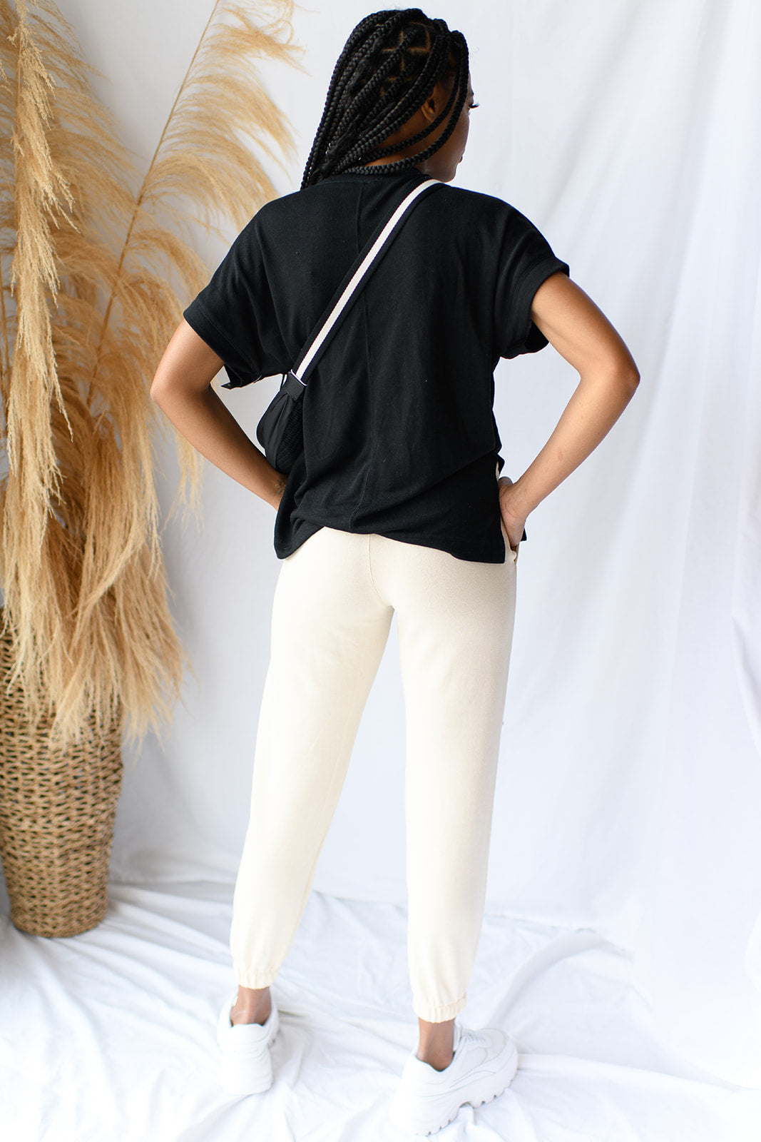 mode, gigi knee cut out joggers