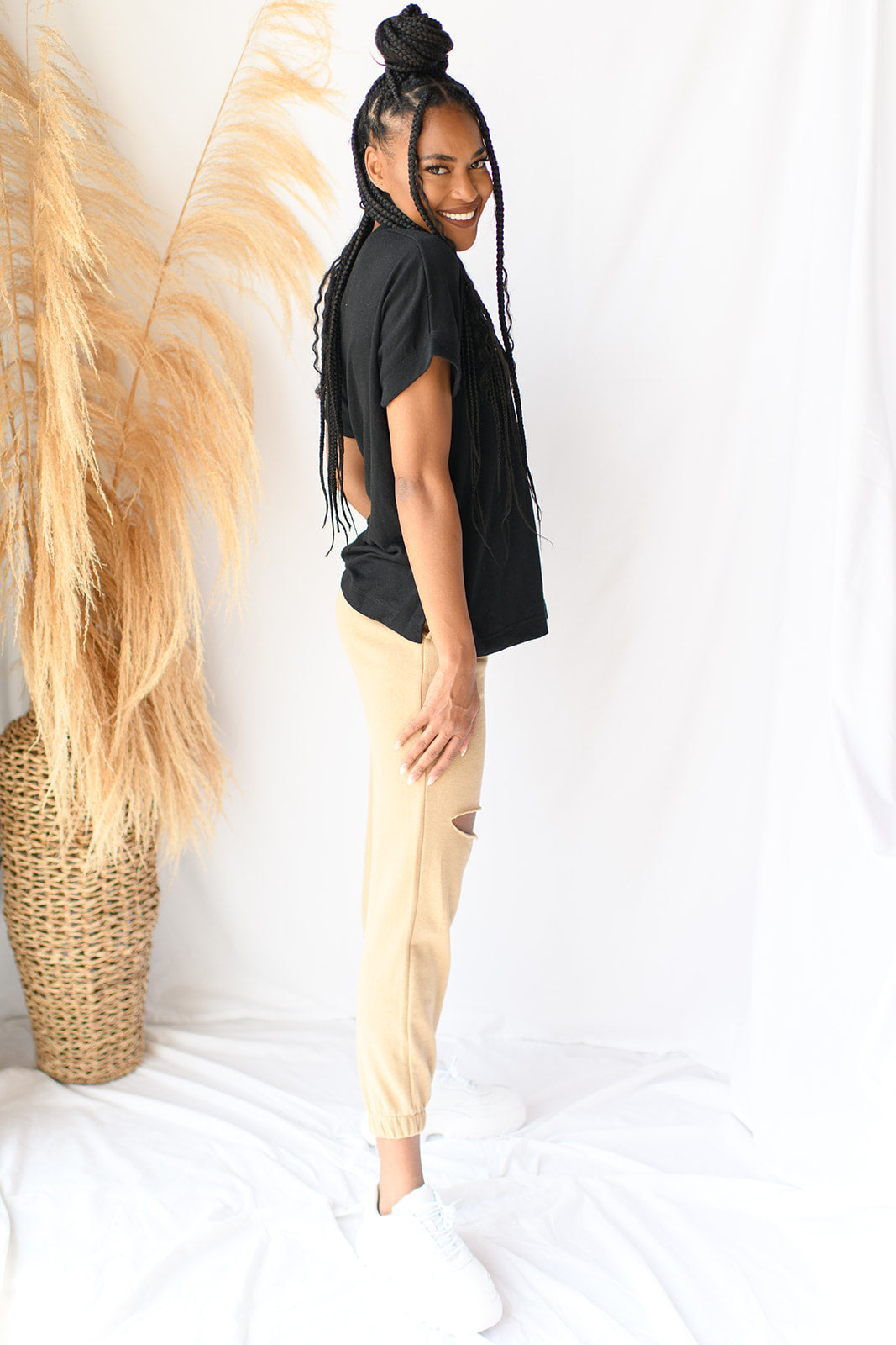 mode, gigi knee cut out joggers