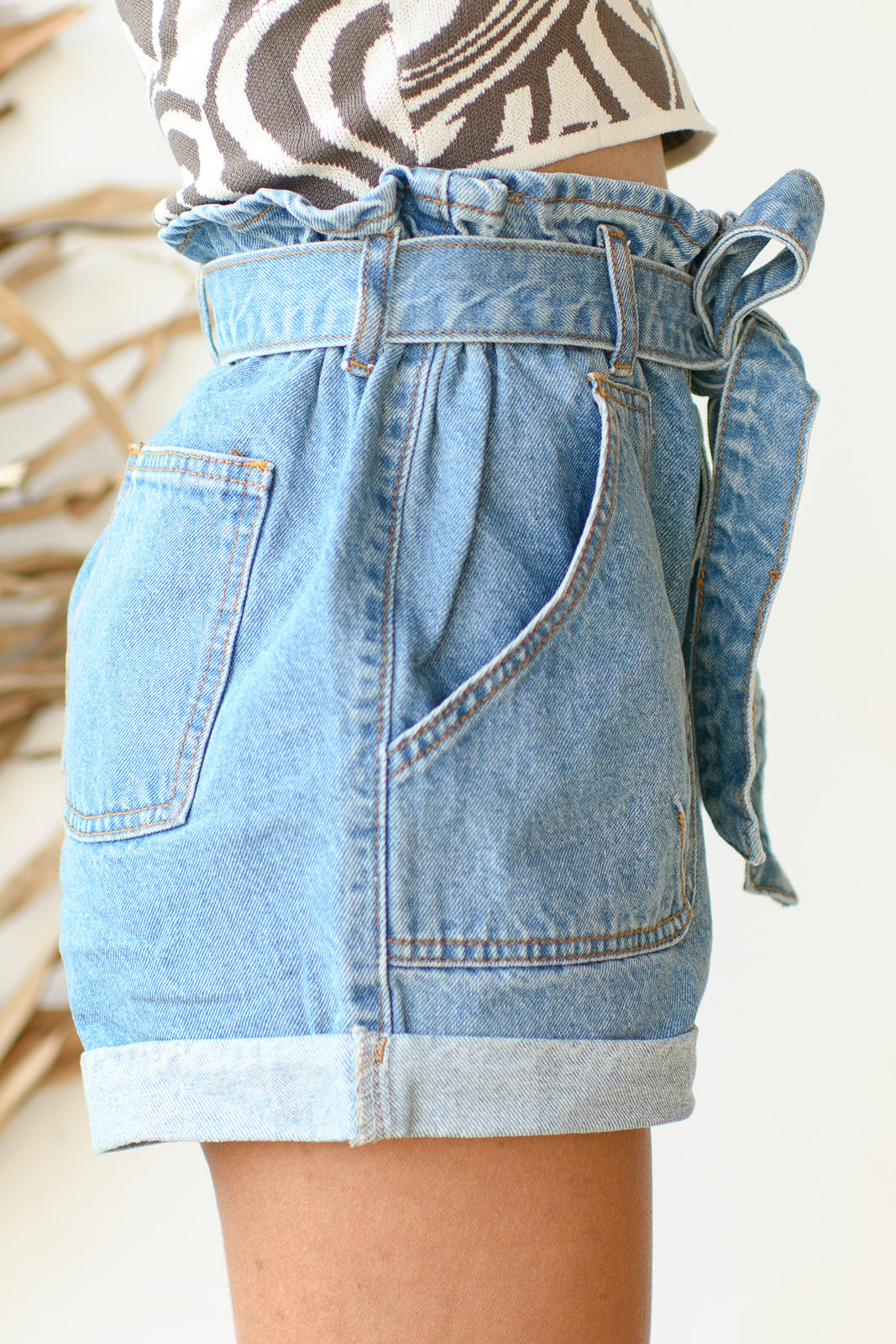 mode, belted paper bag jean shorts