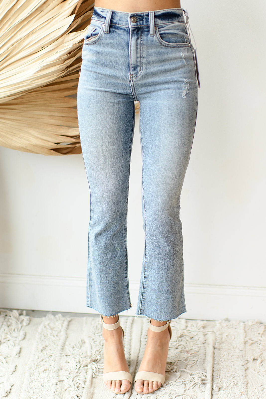 mode, shy girl high rise crop flare