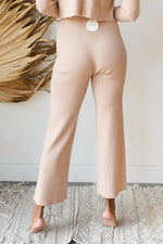 mode, elle sweater pants