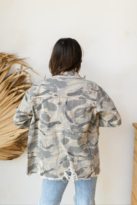 mode, stand out zipped jacket