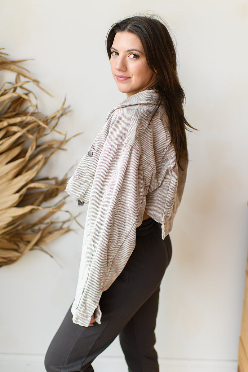 mode, cropped corduroy jacket