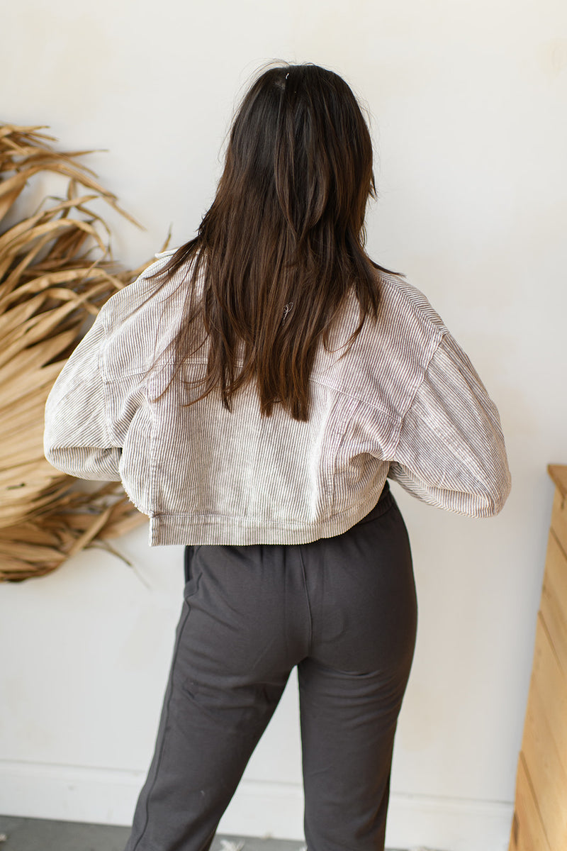 mode, cropped corduroy jacket