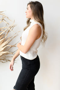 mode, turtleneck knit sleeveless top