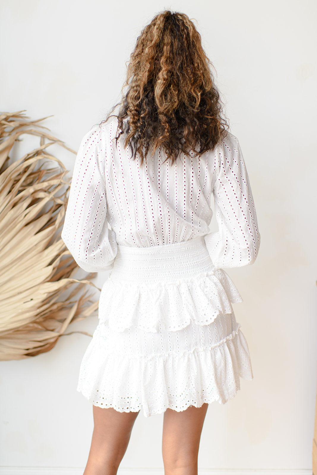 mode, lace eyelet ruffle dress