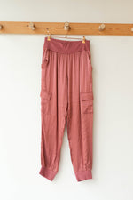 mode, satin shine joggers