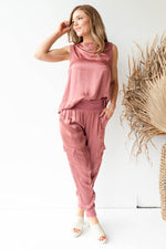 mode, satin shine joggers
