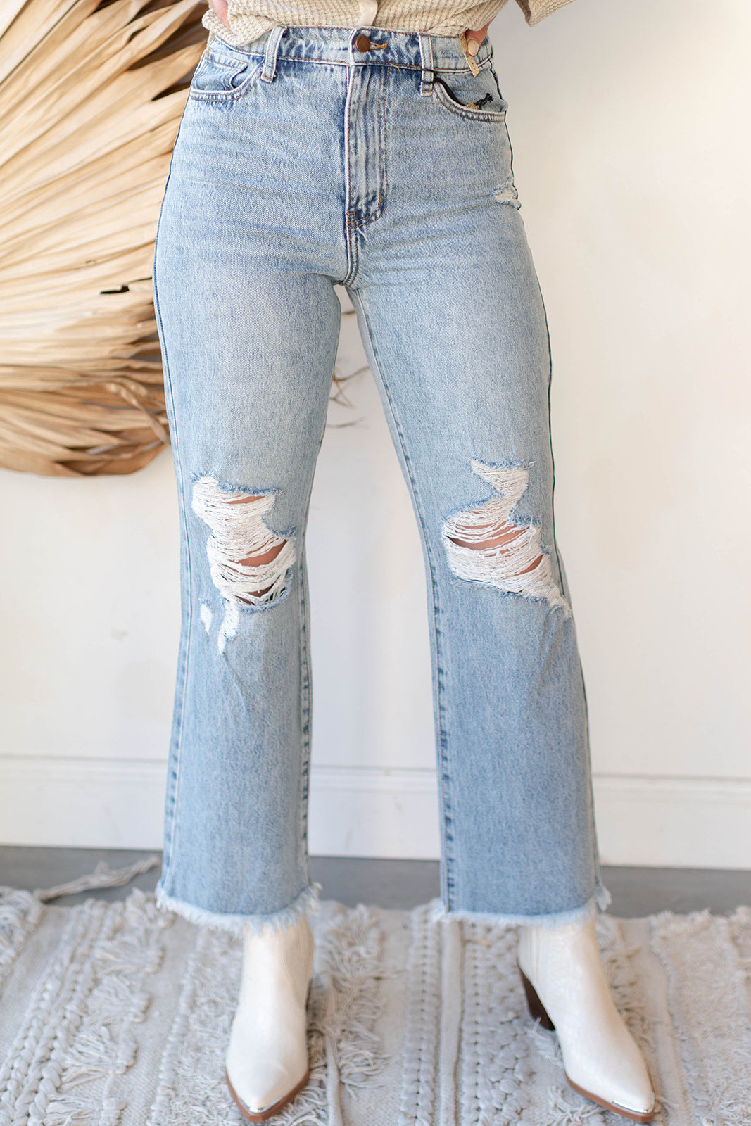 mode, behind the  jeans