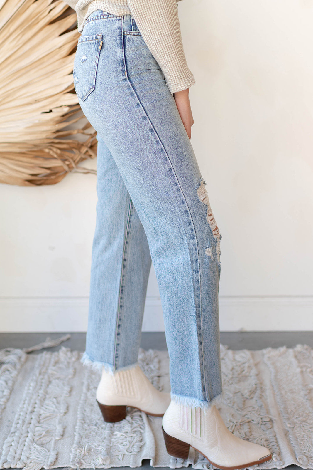 mode, behind the  jeans