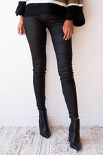 mode, kesha coated skinnies