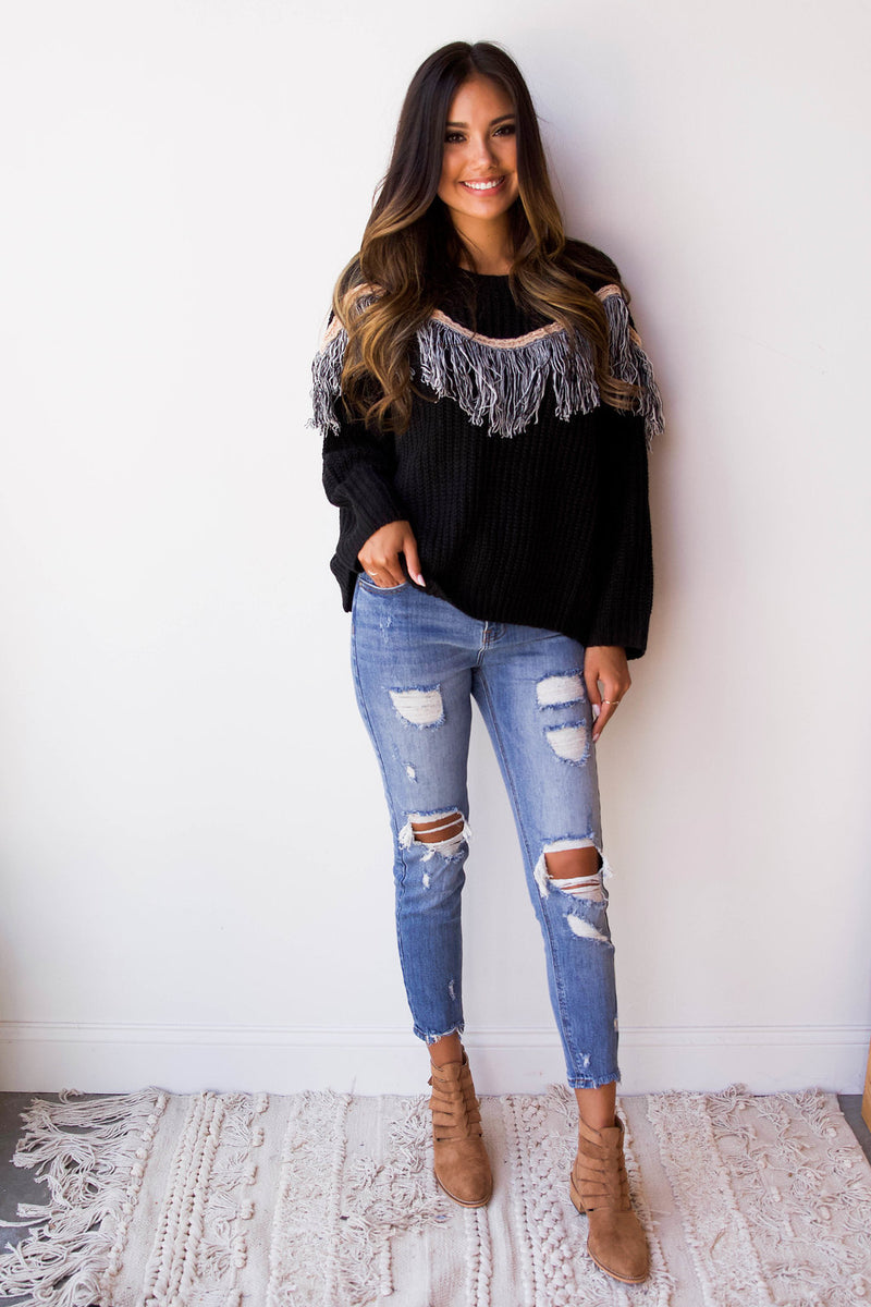 mode, in the fringe sweater