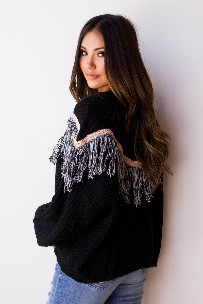 mode, in the fringe sweater