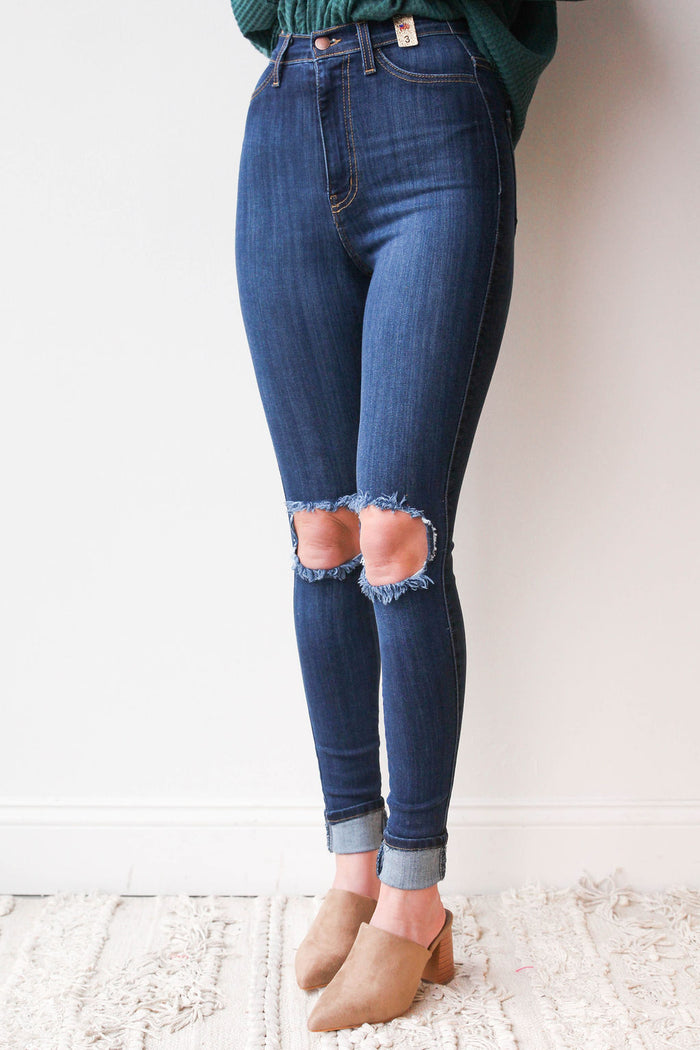 mode, high rise distressed skinny