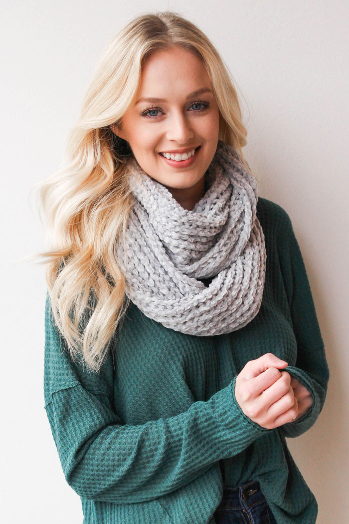 mode, chenille infinity scarf