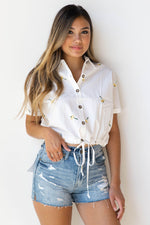 mode, daisies blowing in the wind blouse