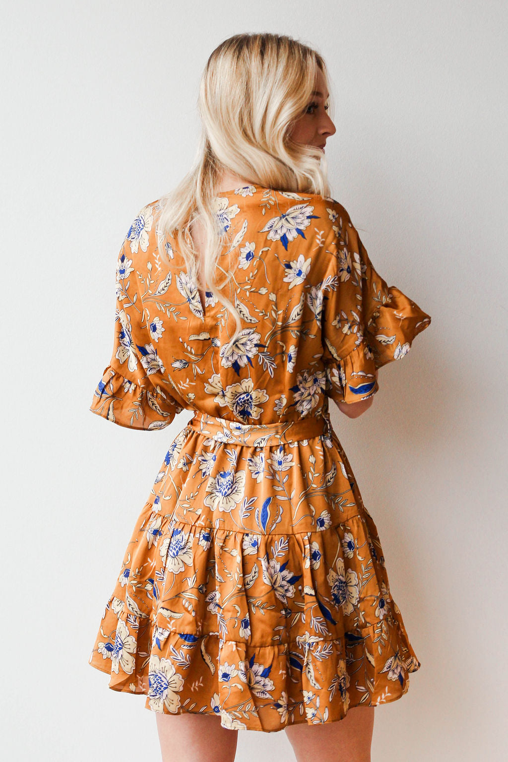 mode, golden luxe mini dress