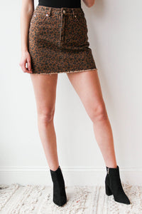 mode, cheetah girl skirt
