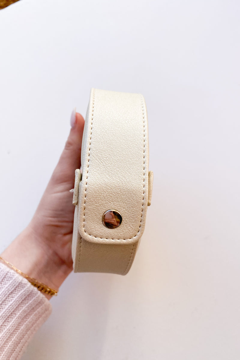 mode, circular manicure set
