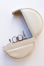 mode, circular manicure set
