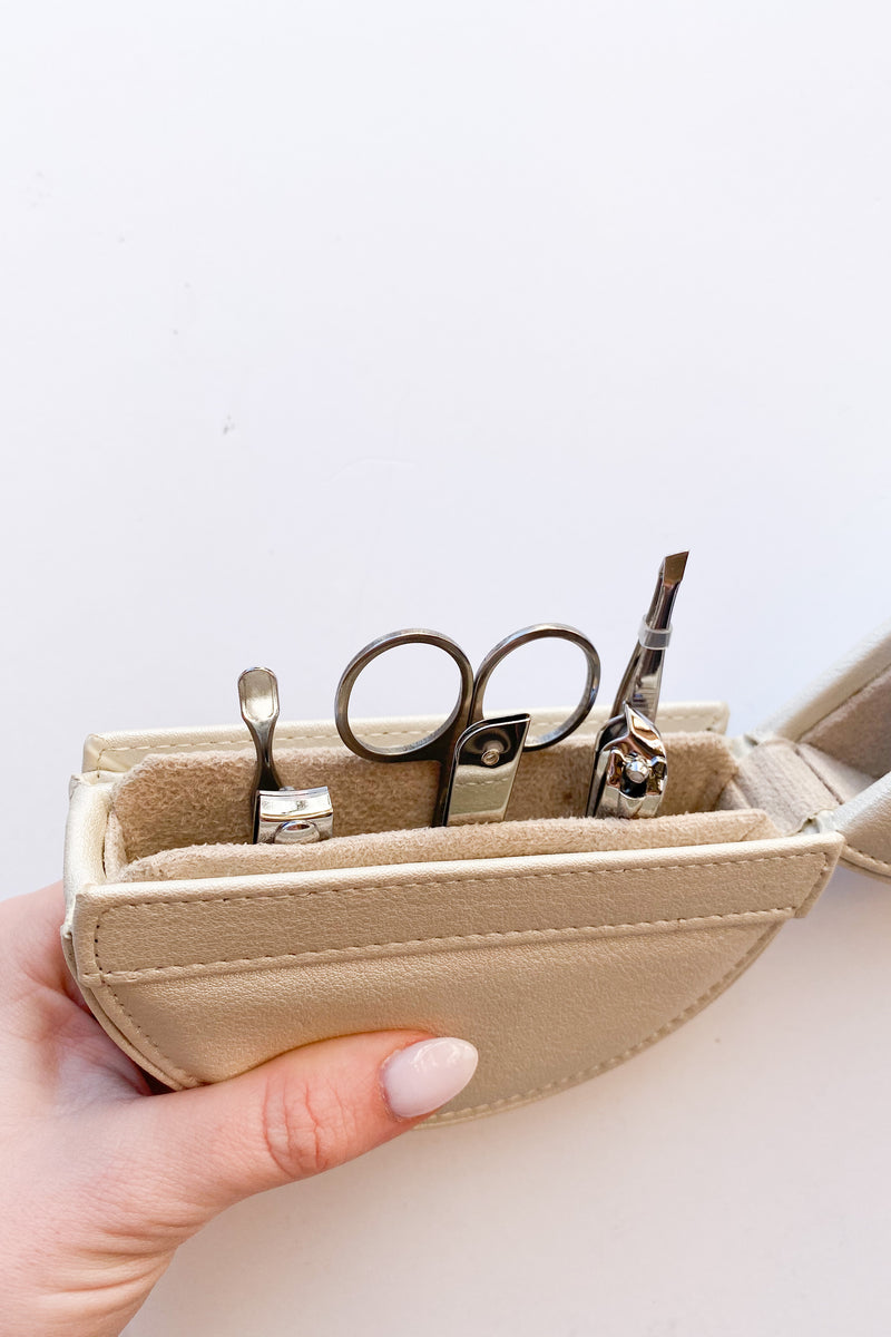 mode, circular manicure set