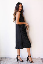 mode, vertical lines midi dress