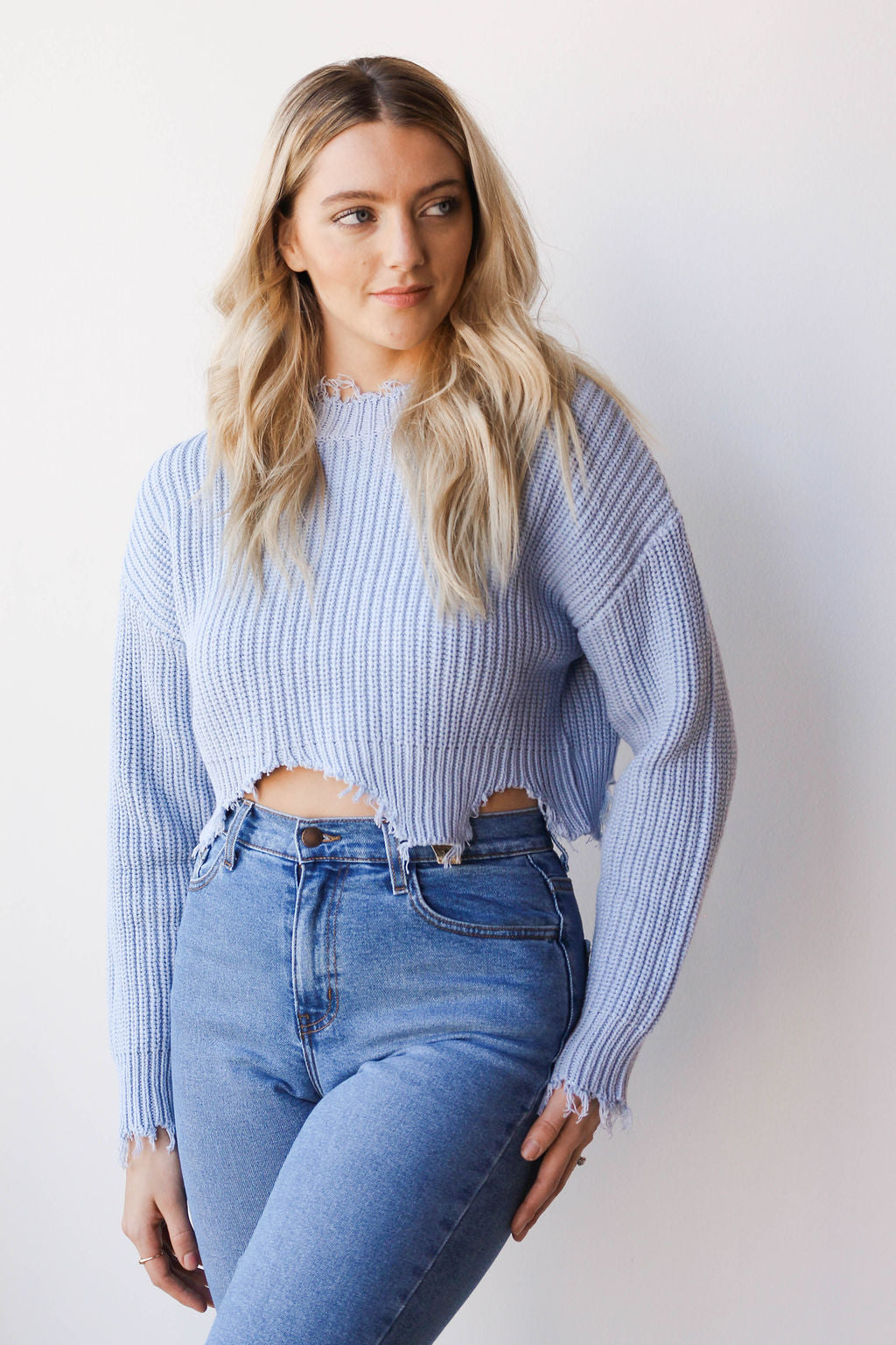 mode, distressed crop sweater