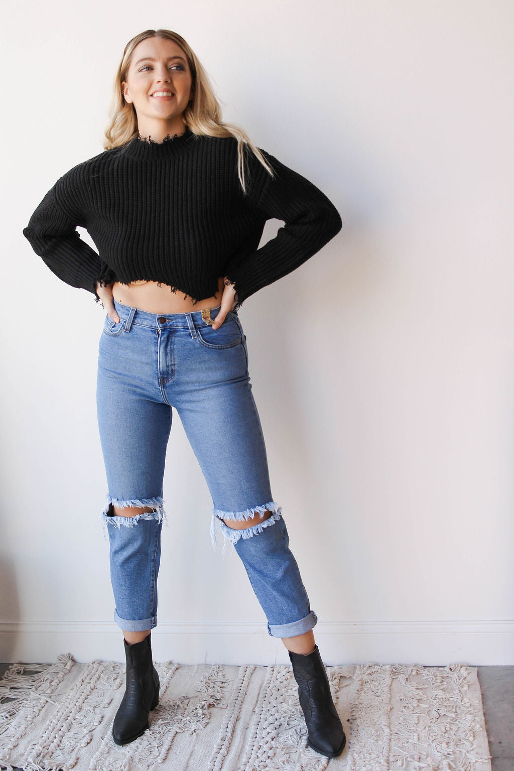 mode, distressed crop sweater