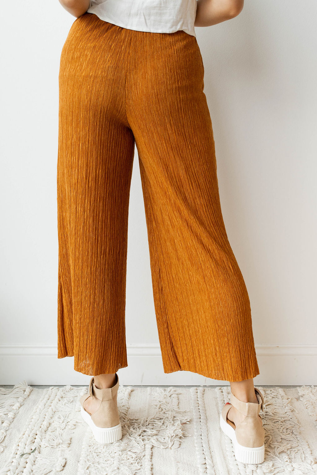 mode, work or play pleated pants