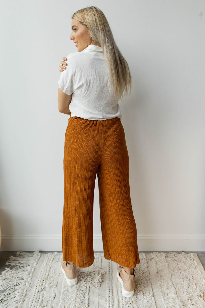 mode, work or play pleated pants