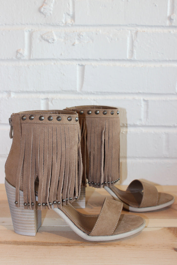 mode, Sienna fringe heel