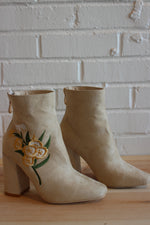 mode, Eva embroidered bootie