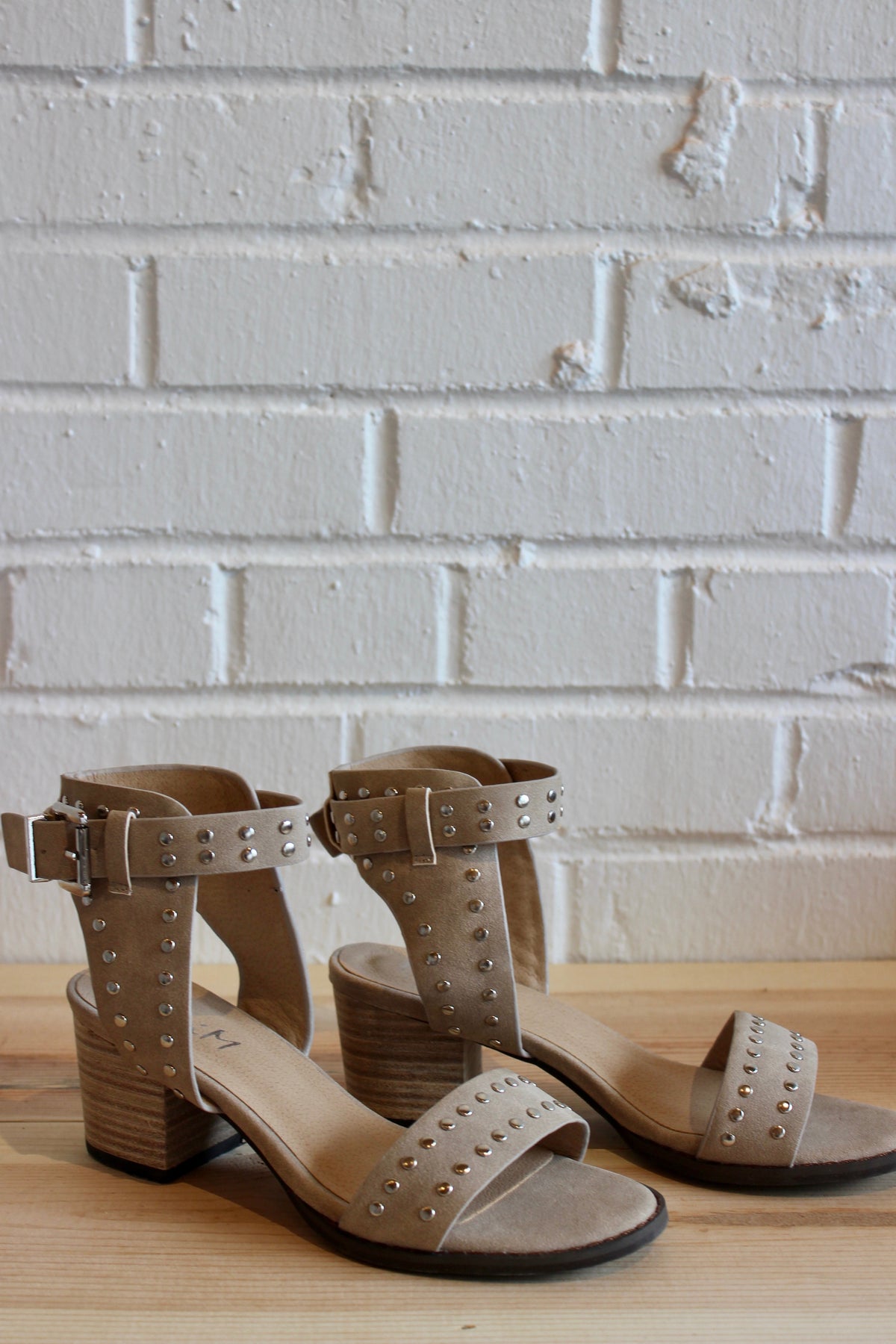 mode, Jessie studded sandal