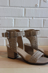 mode, Jessie studded sandal