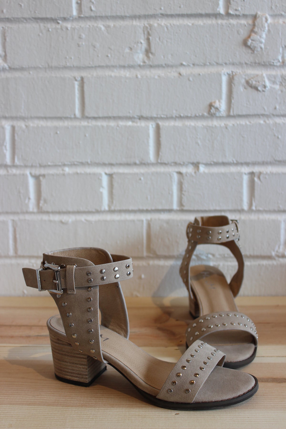 mode, Jessie studded sandal