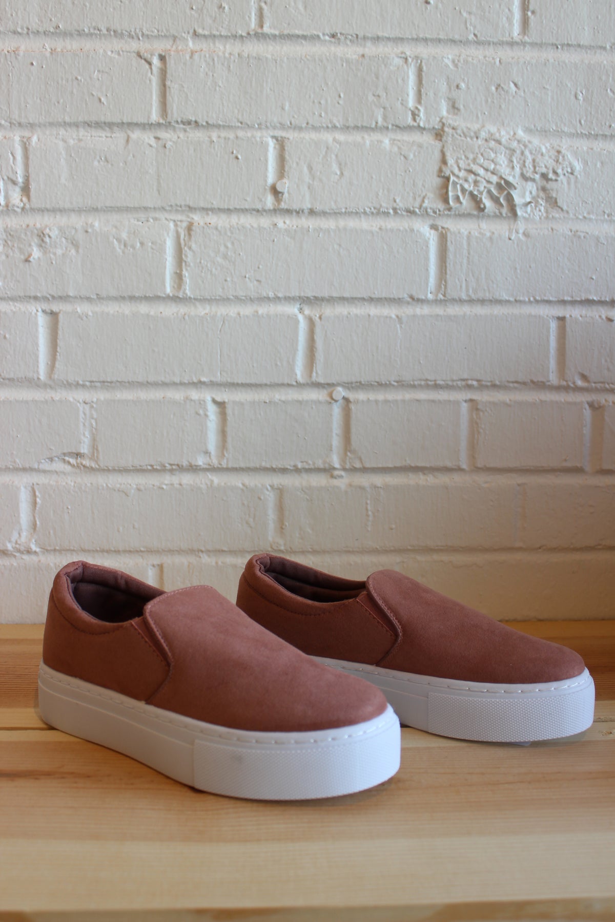 mode, highwall sneaker