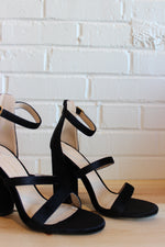 mode, velveteen straps heel