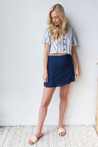 mode, tie back woven top