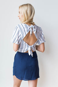 mode, tie back woven top