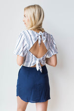 mode, tie back woven top