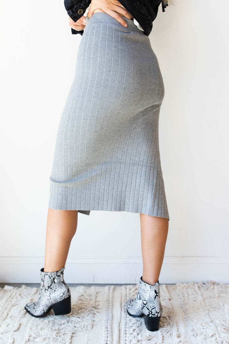 mode, strutting knit midi skirt