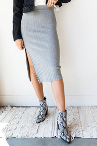 mode, strutting knit midi skirt