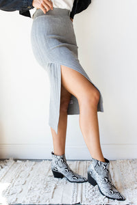 mode, strutting knit midi skirt