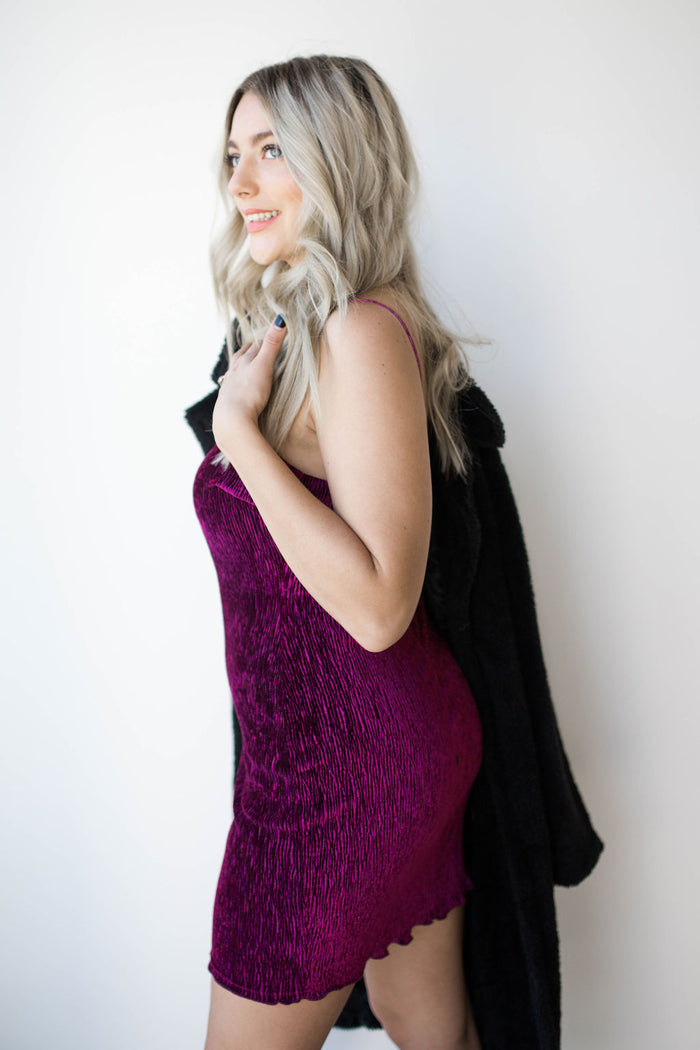 mode, smocked velvet body con dress